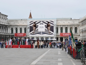 29_giant-advertising-venice_maxmara