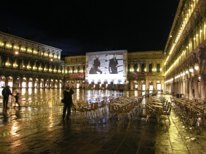 62_giant-advertising-venice_trussardi