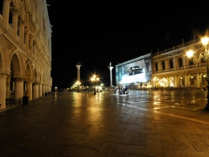 07_giant-advertising-marciana-library-venice_citroen