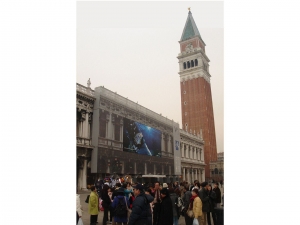 36_giant-advertising-marciana-library-venice_rolex