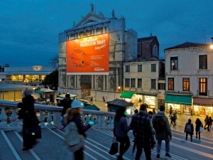 2018_02_giant-advertising-scalzi-church-venice-EasyJet