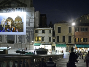 25_giant-advertising-scalzi-church-venice_pucci