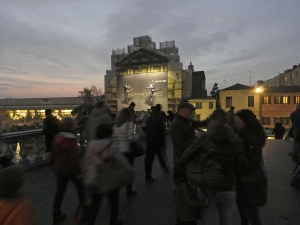 41_giant-advertising-scalzi-church-venice_geox