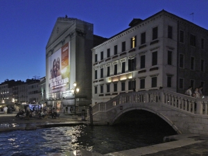 36_giant-advertising-riva-degli-schiavoni-chiesa-della-pieta-venice_easyjet