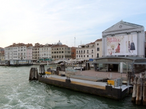 74_giant-advertising-riva-degli-schiavoni-chiesa-della-pieta-venice_il-sole-24-ore