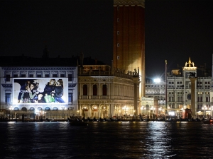 24_giant-advertising-zecca-palace-venice_kors